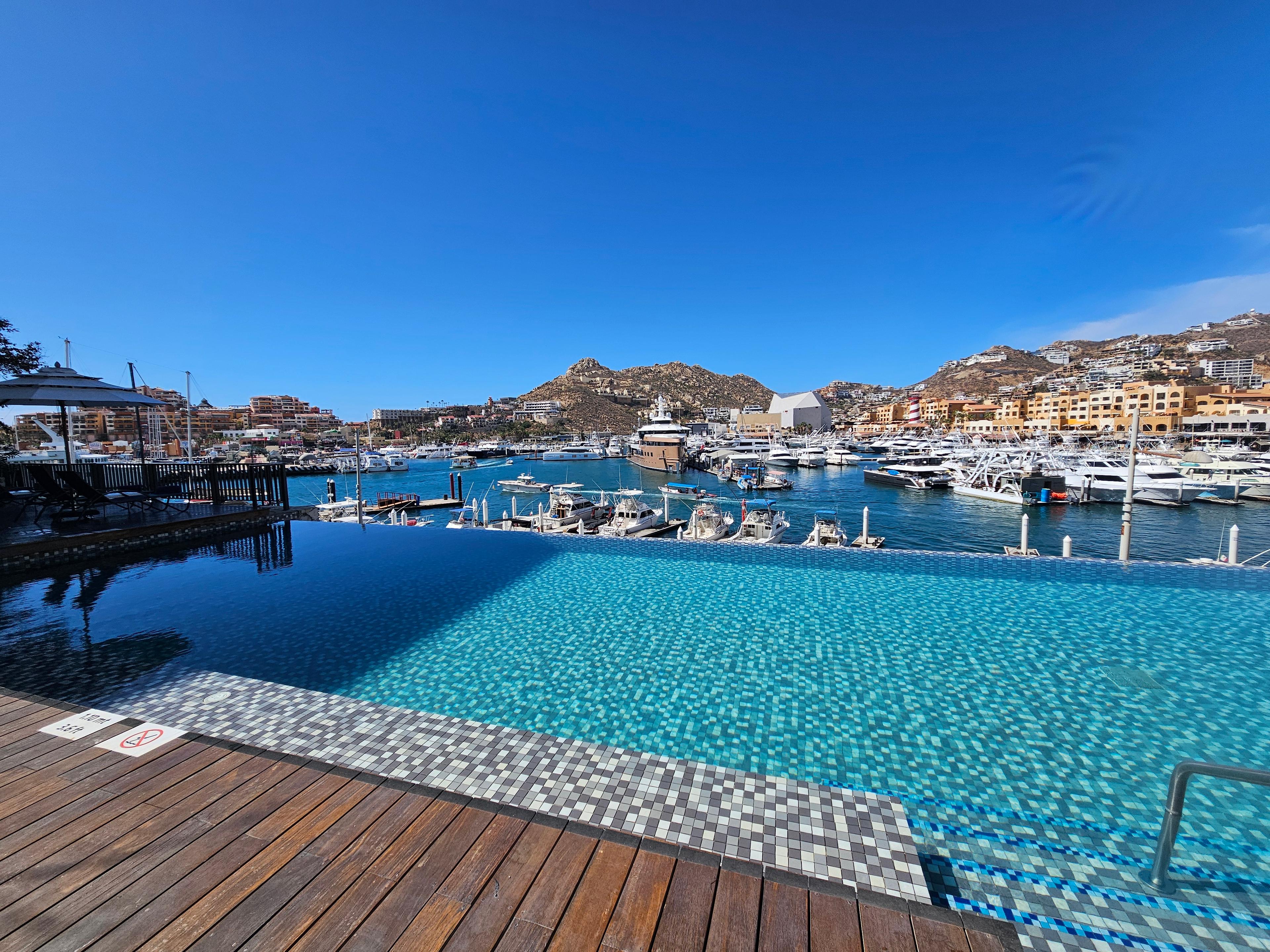 Discovering the Unforgettable Pulse of Cabo background